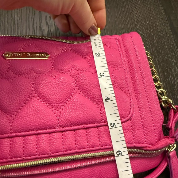Betsey Johnson Pink Crossbody Bag valentines hearts - Picture 8 of 8